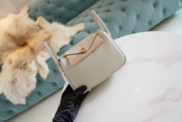 Hermes CK80 Gris Pearl Clemence Leather Mini Lindy 19CM Gold Hardware
