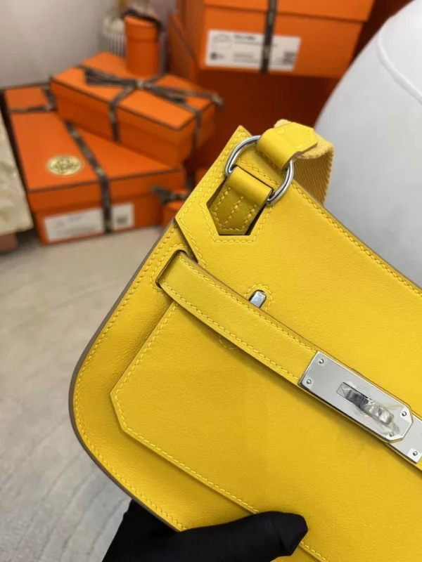 Hong Kong Hermes Jypsiere Mini 23CM Swift 9O Jaune De Naples Silver Hardware