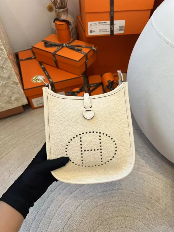 Qatar Doha Hermes Clemence Mini Evelyne 16CM I2 Nata Gold Hardware