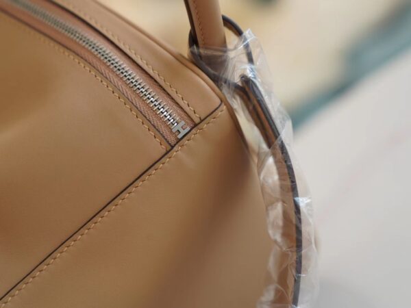 New Hermes Lindy 26CM Swift 0M Chai / 3Q Rose Sakura Silver Hardware