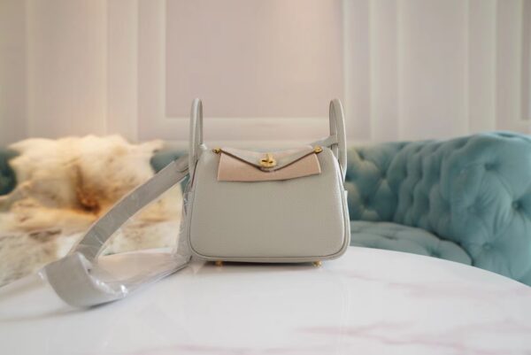 Hermes CK80 Gris Pearl Clemence Leather Mini Lindy 19CM Gold Hardware