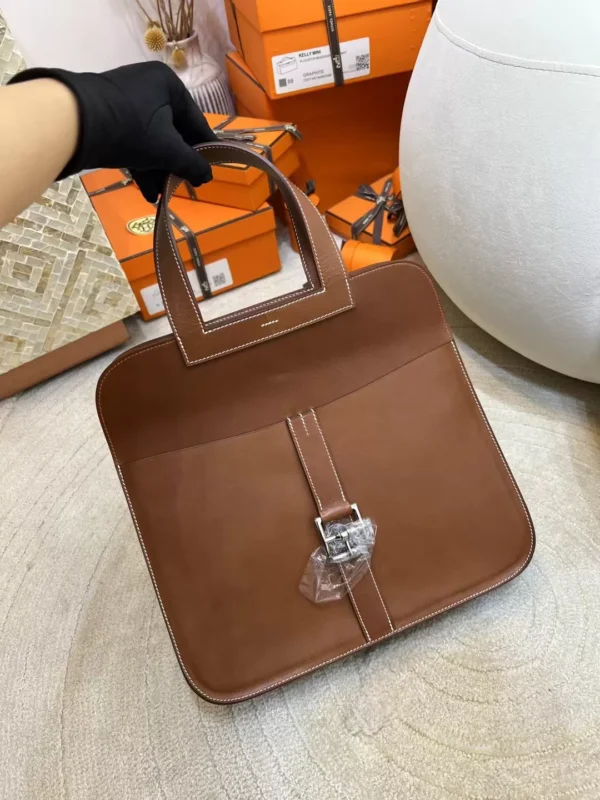 Stock Fauve Barenia Leather Halzan 31CM Tote Bag Silver Hardware