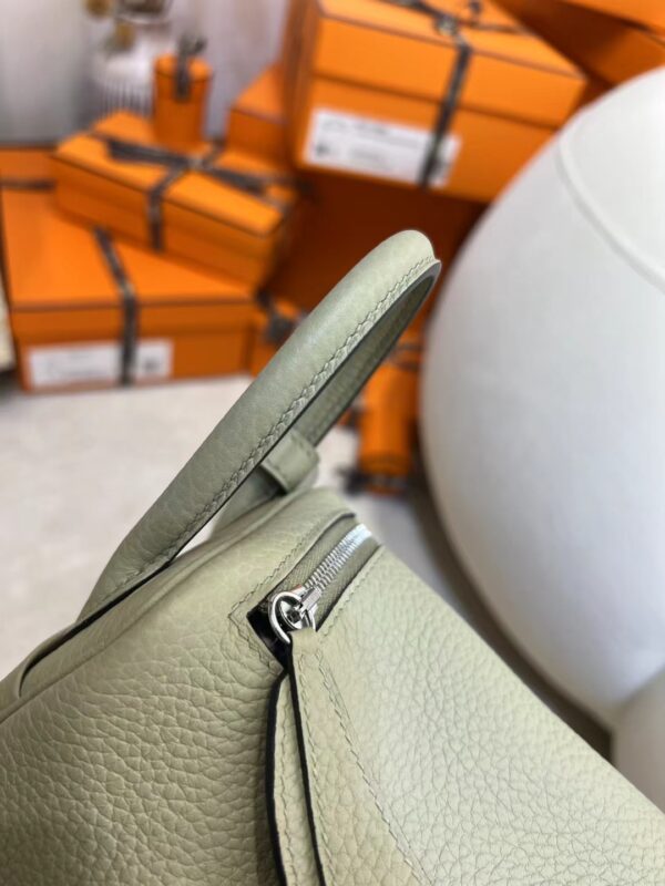 Australia Canberra Hermes Mini Lindy 19 Clemence Q1 Sauge Silver Hardware