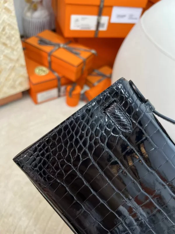 New Hermes 89 Noir Shiny Alligator Crocodile Kelly Pochette 22 Gold Hardware