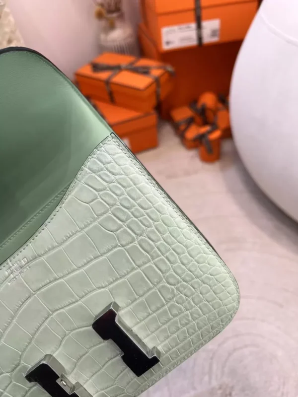 Hermes Matte Alligator Crocodile Constance 19CM 6U Vert D’eau Silver Hardware