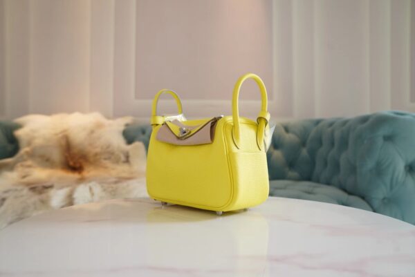 Full Handmade Hermes 9R Lime Mini Lindy 19CM Clemence Leather Silver Hardware
