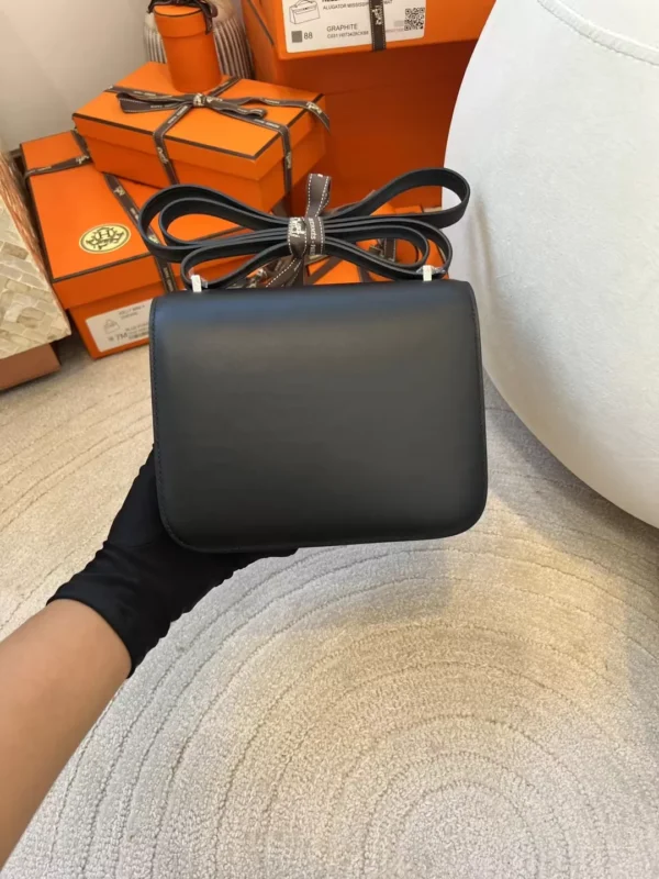 Hermes 89 Noir Sombrero Matte Box Constance 19CM Lizard Buckle