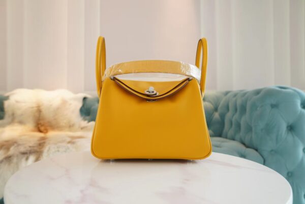 Wholesale Hermes Lindy 26CM 9D Amber Evercolor Leather Shoulder Bag Silver Hardware