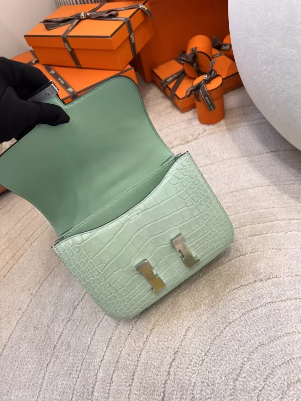 Hermes Matte Alligator Crocodile Constance 19CM 6U Vert D’eau Silver Hardware