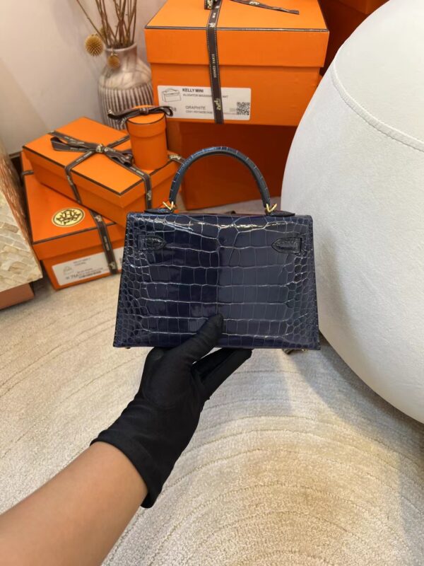 Hermes Boutique 73 Blue Saphir Shiny Alligator Mini Kelly 19CM Gold Hardware
