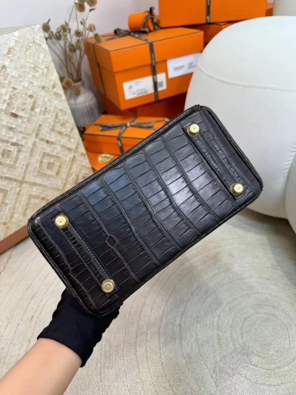 Saudi Arabia Riyadh 46 Ebene Matte Alligator Crocodile Birkin 25CM Gold Hardware