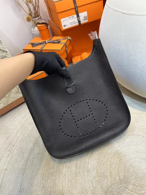 Hermes Boutique Barenia Leather Evelyne 29CM 46 Ebene Silver Hardware