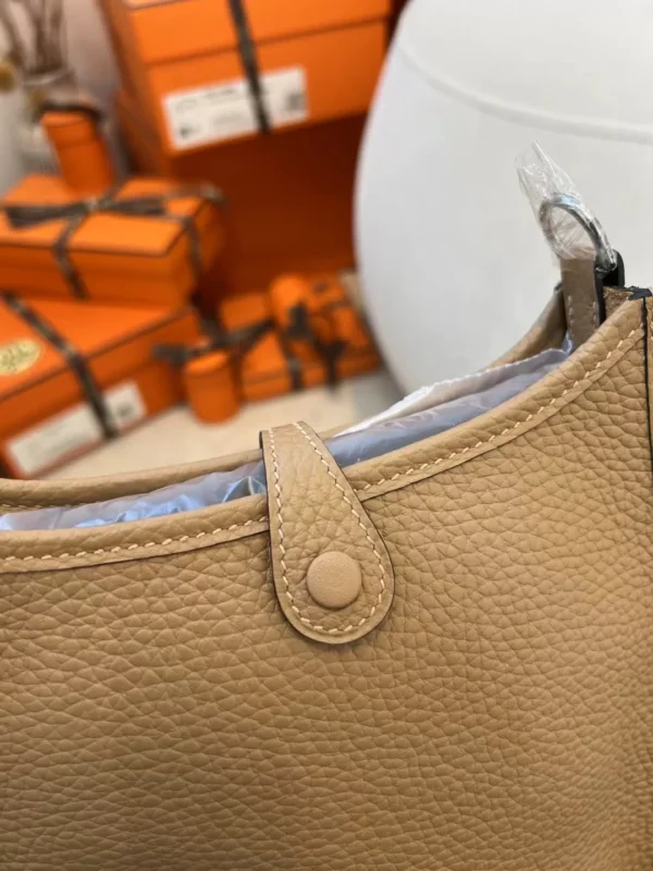 Hermes Shop Clemence Mini Evelyne 16CM 0M Chai Silver Hardware