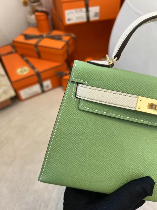 Hermes Epsom Leather Mini Kelly 19CM 3I Criquet/ Craie Gold Hardware