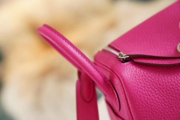 Hermes Boutique 5R Rose Shocking Clemence Leather Mini Lindy19CM Silver Hardware