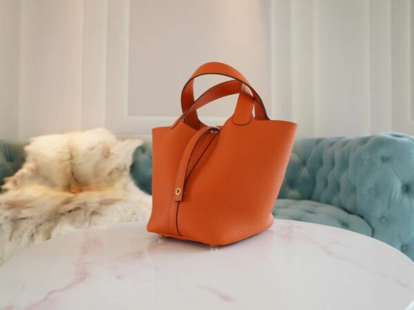 Hong Kong Hermes Picotin 18CM Clemence 0X Orange Minium Gold Hardware