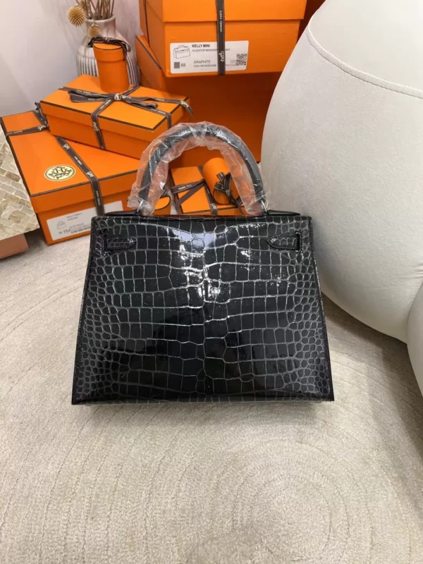 Hong Kong Hermes 89 Noir Shiny Porosus Crocodile Kelly 28CM Diamont Buckle