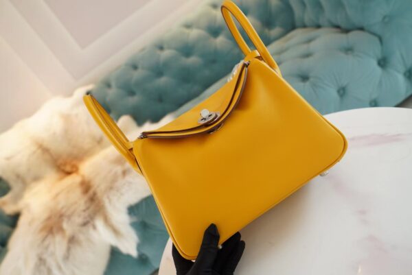 Wholesale Hermes Lindy 26CM 9D Amber Evercolor Leather Shoulder Bag Silver Hardware