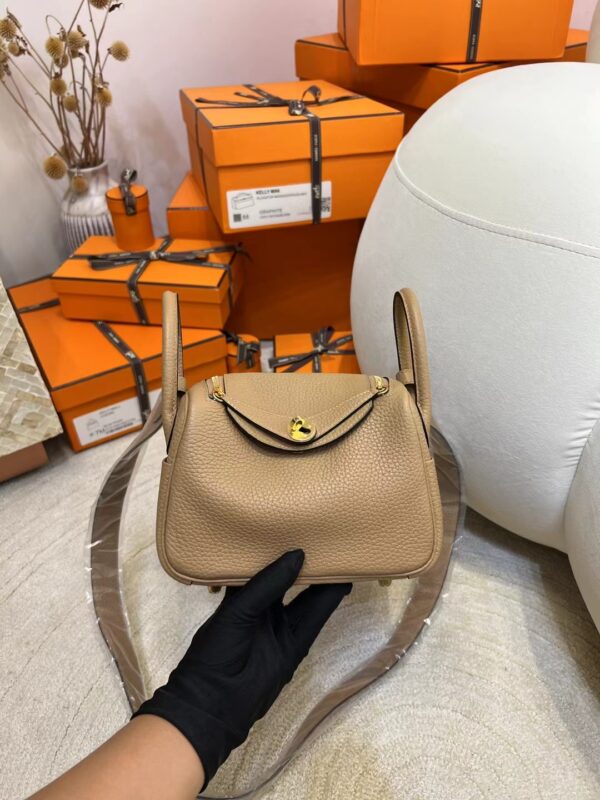 Handmade Hermes Mini Lindy 19 Clemence 0M Chai Gold Hardware