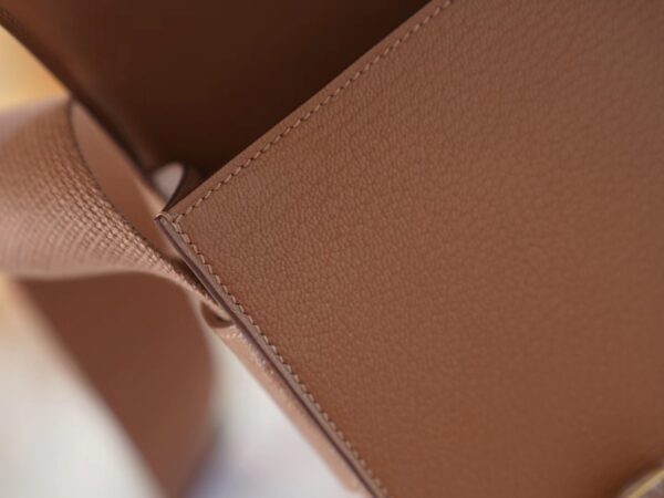 Australia Canberra Hermes Geta 20CM Chevre Mysore 2J Quebracho Gold Hardware