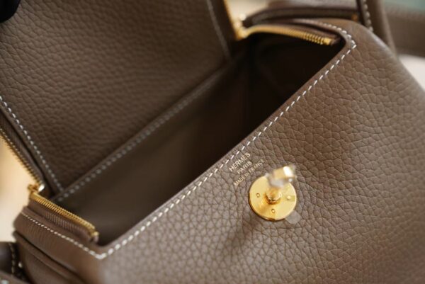 Hermes Handmade Boutique Mini Lindy19CM C18 Gris Etoupe Clemence Leather Gold Hardware