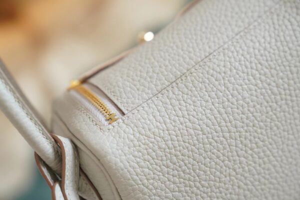 Hermes CK80 Gris Pearl Clemence Leather Mini Lindy 19CM Gold Hardware