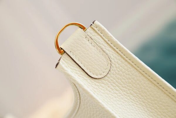 Hermes Handmade Boutique I2 Nata Clemence Leather Evelyne 29CM Gold Hardware