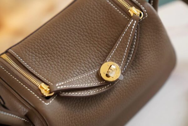 Hermes Handmade Boutique Mini Lindy19CM C18 Gris Etoupe Clemence Leather Gold Hardware