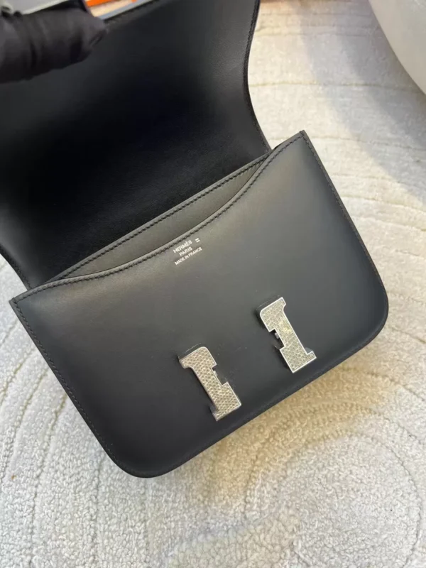 Hermes 89 Noir Sombrero Matte Box Constance 19CM Lizard Buckle