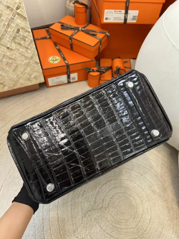 Hermes Boutique 89 Noir Birkin 30CM Shiny Porosus Crocodile Silver Hardware