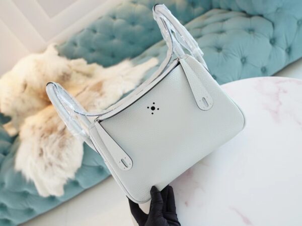 Hand Stitch Hermes 08 Blue Pale Clemence Leather Lindy Bag26CM Silver Hardware