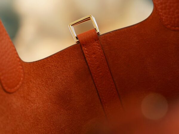 Hong Kong Hermes Picotin 18CM Clemence 0X Orange Minium Gold Hardware