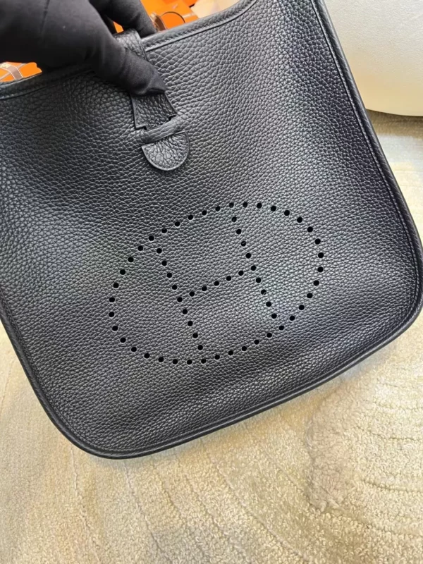 USA New York Hermes 89 Noir Clemence Evelyne 29CM Gold Hardware