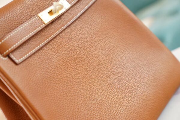 New Hermes Kelly Ado 22cm CK37 Gold Barenia Faubourg Leather Gold Hardware