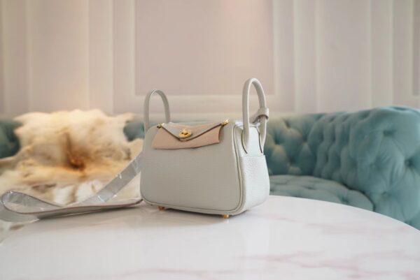 Hermes CK80 Gris Pearl Clemence Leather Mini Lindy 19CM Gold Hardware