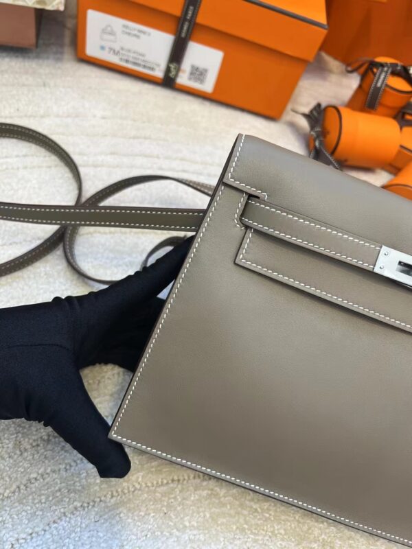 Hong Kong Hermes Kelly Danse 22CM Swift Leather 18 Etoupe Silver Hardware