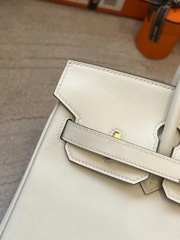 Canada Ottawa Hermes Birkin 25CM Swift Leather 10 Craie Gold Hardware