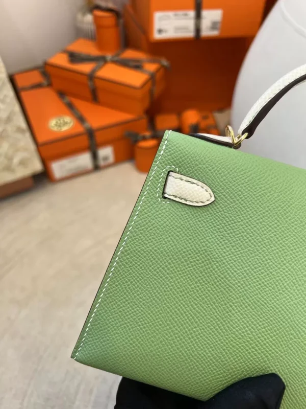 Hermes Epsom Leather Mini Kelly 19CM 3I Criquet/ Craie Gold Hardware