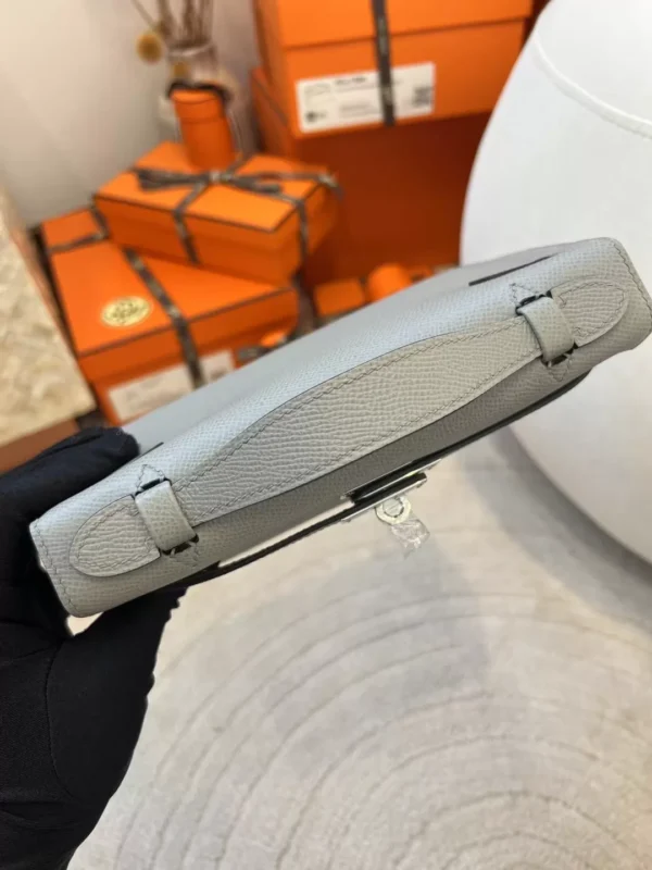 Hermes Shop Kelly Pochette 22cm Epsom 4Z Gris Mouette Silver Hardware