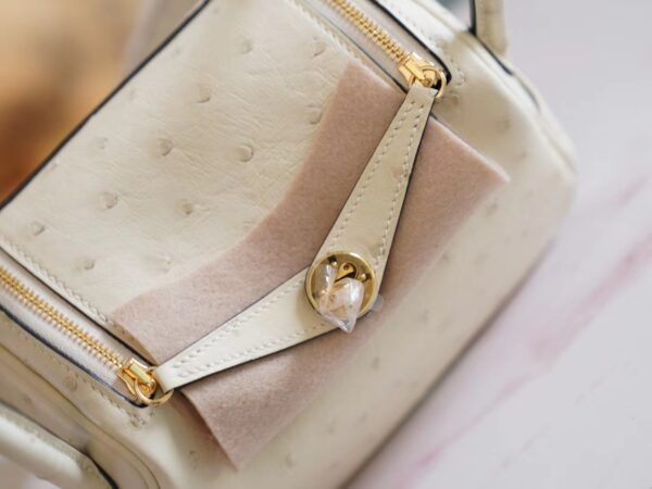 Special Order Hermes South KK Ostrich Mini Lindy 19CM I2 Nata Gold Hardware