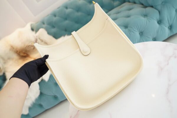 Hermes Handmade Boutique I2 Nata Clemence Leather Evelyne 29CM Gold Hardware