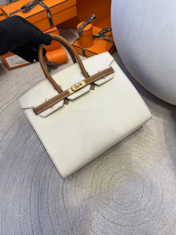 Qatar Doha Hermes Birkin Sellier 25 10 Craie / 37 Gold Epsom Brush Gold Hardware