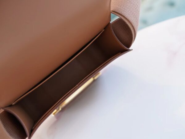 Australia Canberra Hermes Geta 20CM Chevre Mysore 2J Quebracho Gold Hardware