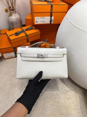 d51ba478ea6a2e2 Hermes Factory Kelly Pochette 22cm Swift Leather 80 Gris Pearl Silver Hardware