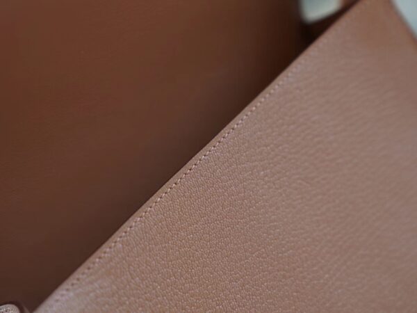 Australia Canberra Hermes Geta 20CM Chevre Mysore 2J Quebracho Gold Hardware