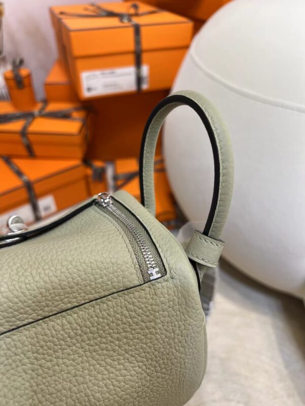 Australia Canberra Hermes Mini Lindy 19 Clemence Q1 Sauge Silver Hardware