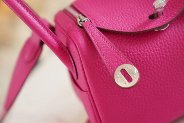 Hermes Boutique 5R Rose Shocking Clemence Leather Mini Lindy19CM Silver Hardware