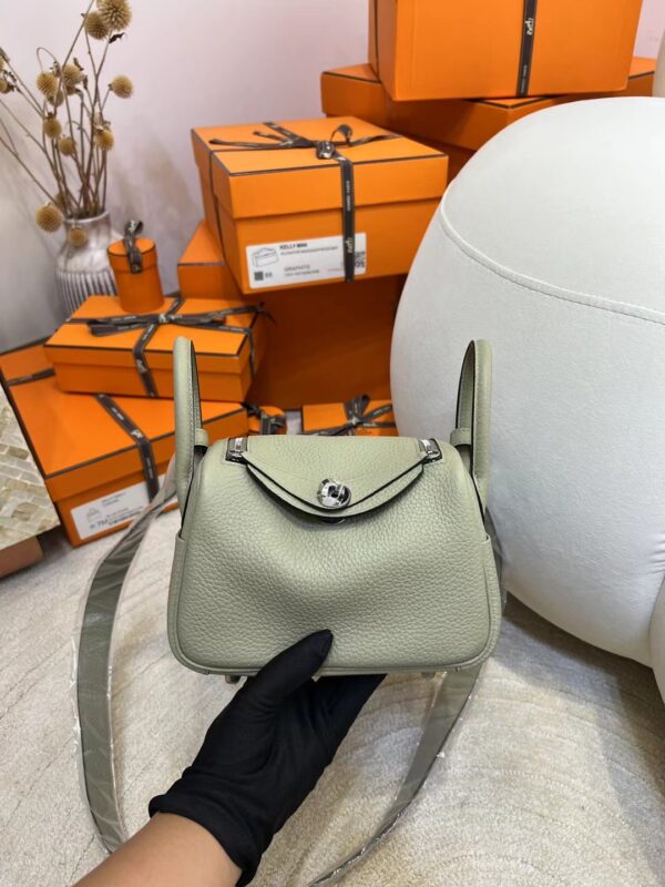 Australia Canberra Hermes Mini Lindy 19 Clemence Q1 Sauge Silver Hardware