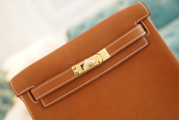 New Hermes Kelly Ado 22cm CK37 Gold Barenia Faubourg Leather Gold Hardware