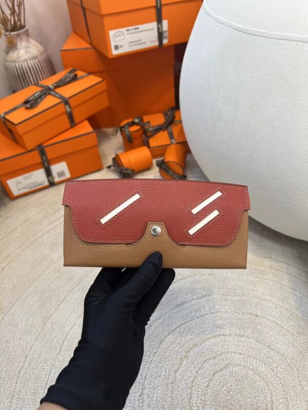 Taiwan Hermes In The Loop Wink Glasses Bag Chevre Leather 2J Quebracho Silver Hardware